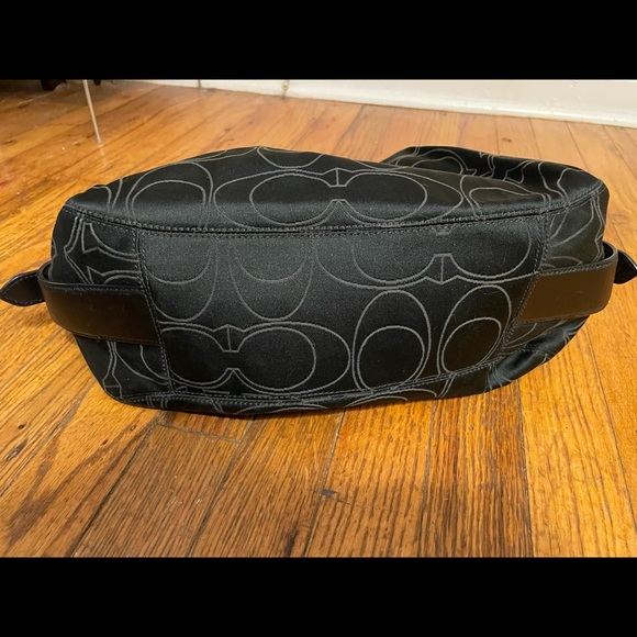 Coach purse - Picture 4 of 4